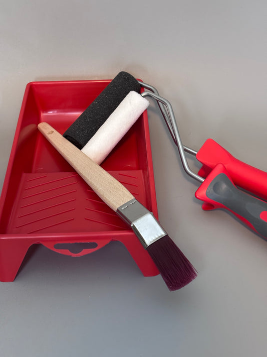 Set: 2 Rollen, 2 Rollenbügel, 1 Pinsel, 1 Farbwanne