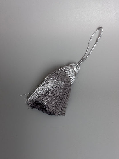 Schlüssequaste - silber-grau